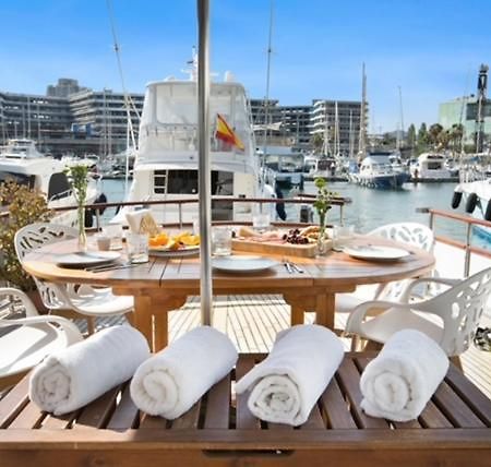 Classic yacht with huge deck&amazing views Sant Adria de Besos Exterior foto