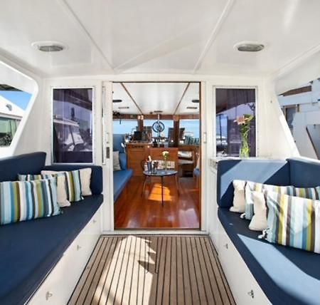 Classic yacht with huge deck&amazing views Sant Adria de Besos Exterior foto