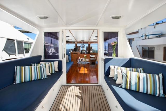 Classic yacht with huge deck&amazing views Sant Adria de Besos Exterior foto