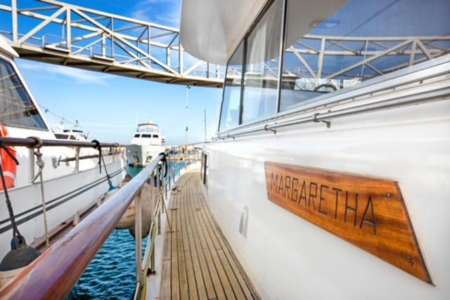 Classic yacht with huge deck&amazing views Sant Adria de Besos Exterior foto