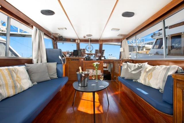 Classic yacht with huge deck&amazing views Sant Adria de Besos Exterior foto