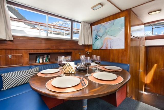 Classic yacht with huge deck&amazing views Sant Adria de Besos Exterior foto