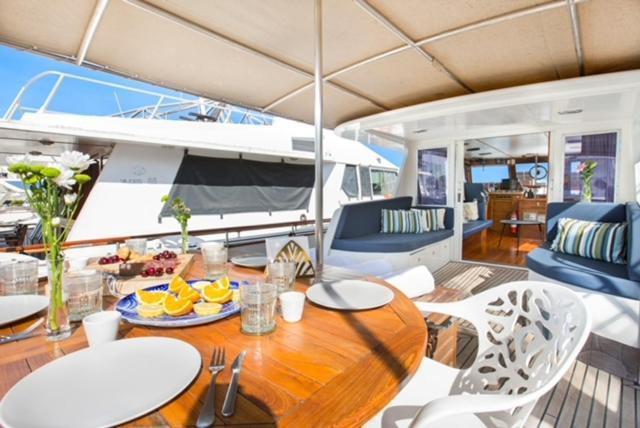 Classic yacht with huge deck&amazing views Sant Adria de Besos Exterior foto